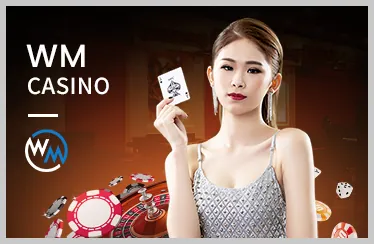 Bàn chơi bài poker với chip và quân bài